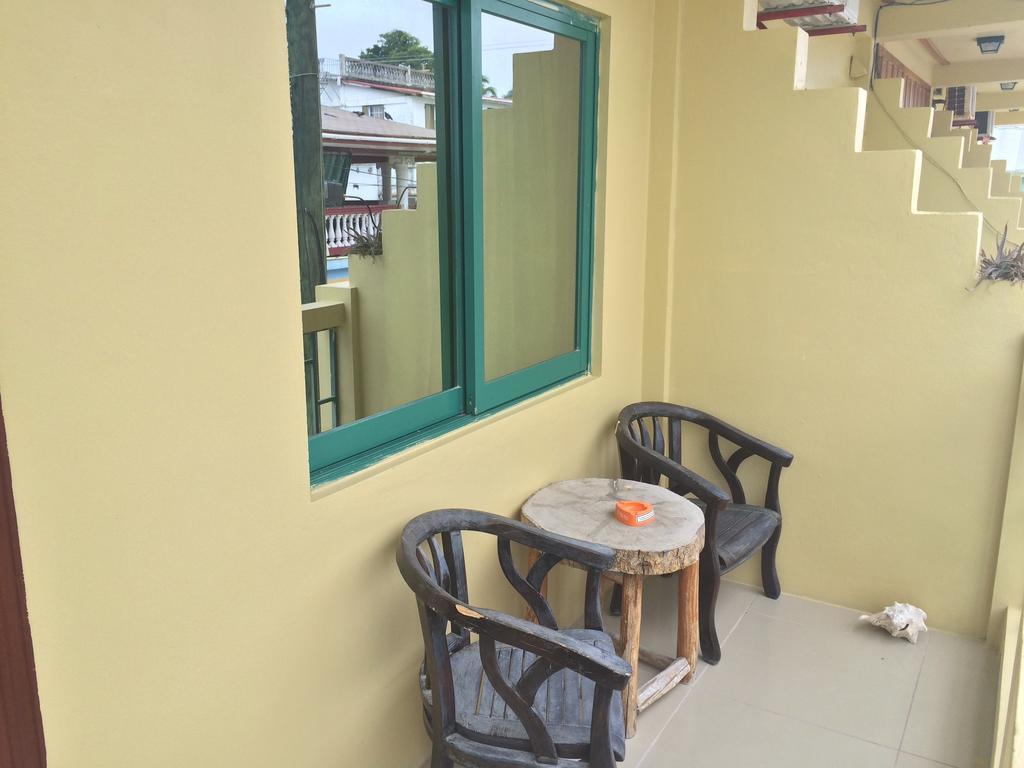 Caye Caulker Plaza Hotel Room photo