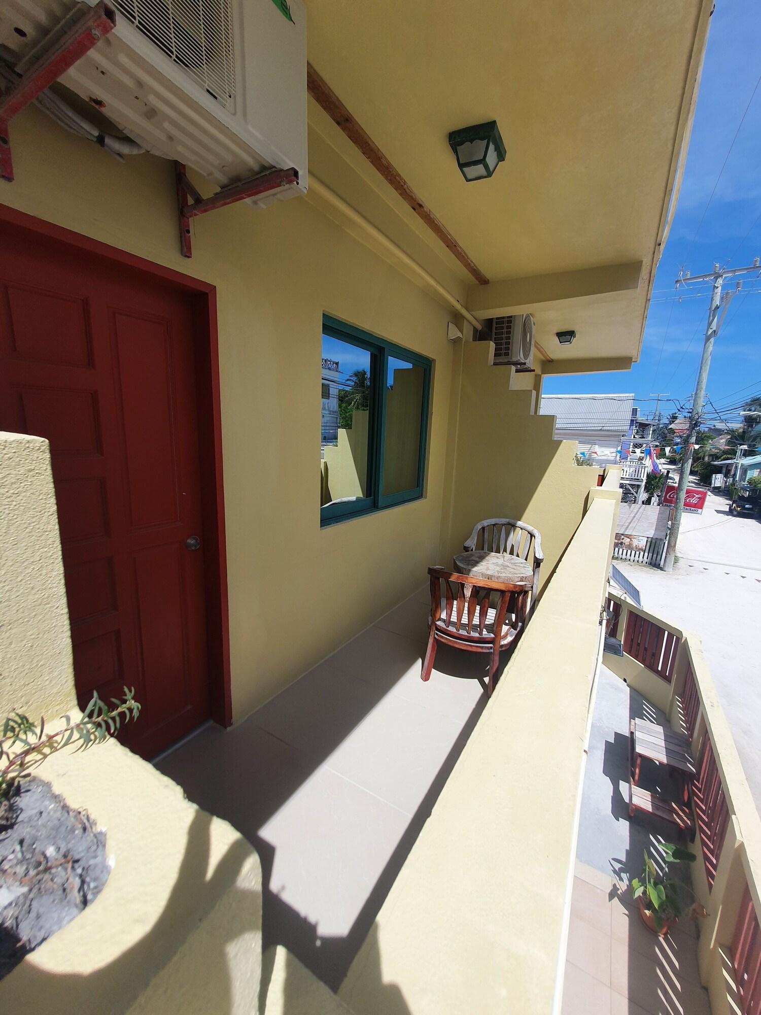 Caye Caulker Plaza Hotel Exterior photo