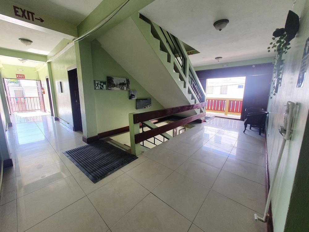 Caye Caulker Plaza Hotel Exterior photo