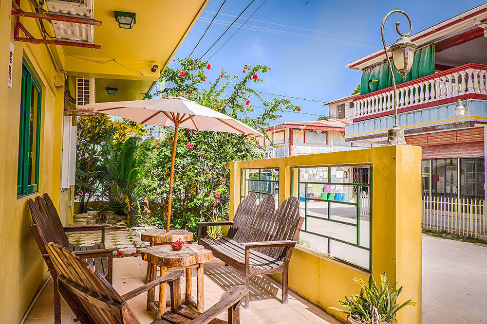 Caye Caulker Plaza Hotel Exterior photo